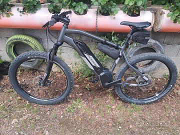 ROCKRIDER elettrica con pedalata assistita, ST900