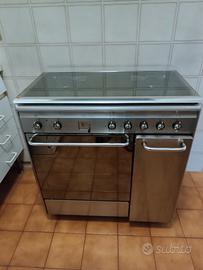 cucina  Smeg a gas con 5 fuochi 