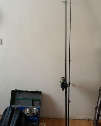 Canna Shimano Tribal 5.0lb 13 feet con Daiwa emble