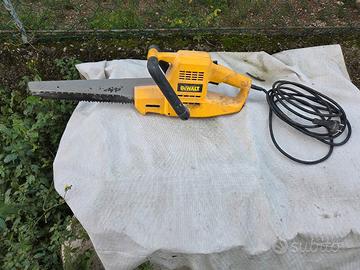 Sega elettrica professionale DeWalt 