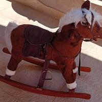 Cavalluccio a dondolo