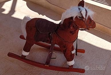 Cavalluccio a dondolo