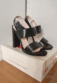 Sandali neri con tacco - num. 38