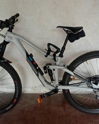 Cube Stereo 150 C62 full