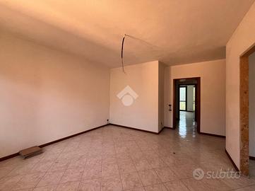 3 LOCALI A CADEO