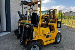 Carrello elevatore fuori strada