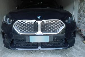 BMW IX2 pari al nuovo