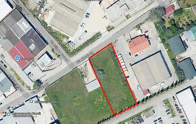 Terreno recintato al villaggio artigiani Foggia