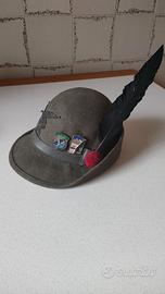 CAPPELLO ALPINO orginale 1993 con medaglie …