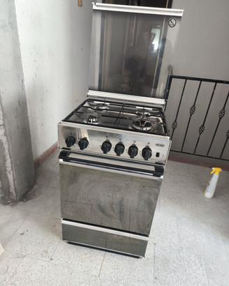 Cucina a gas DeLonghi