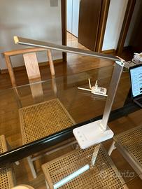 Lampada da scrivania ricarica USB