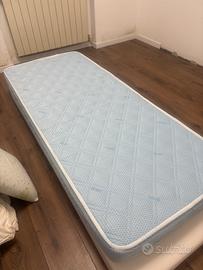 Lotto di tre Materassi singoli come nuovi