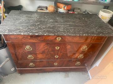 Cassettiera con piano in marmo