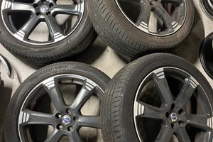 Cerchi lega gomme Volvo