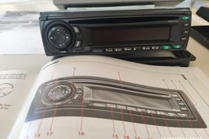 Autoradio Clarion e caricatore CD