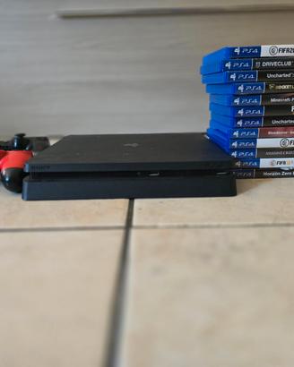 Playstation 4 slim + 2 controller + giochi