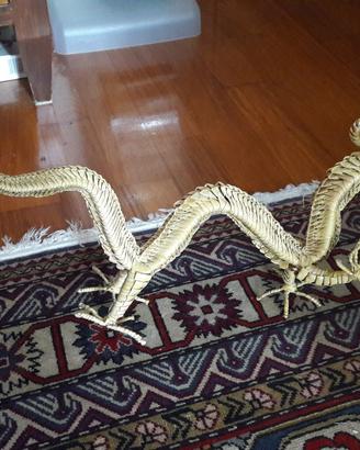 Drago paglia intrecciata