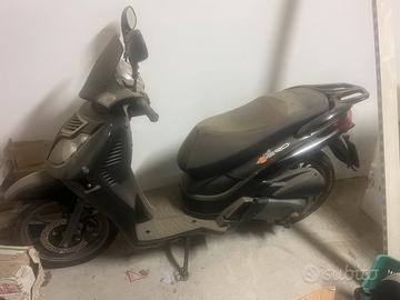 2 scooter gemelli Benelli caffe Nero 125cc NUOVI