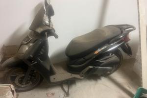 2 scooter gemelli Benelli caffe Nero 125cc NUOVI