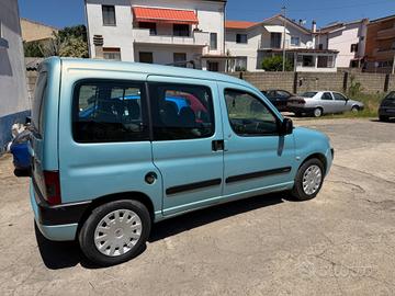 Citroen Berlingo 2.0 HDi 5p. autocarro con posti