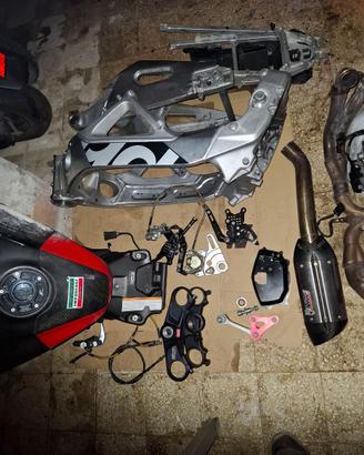 Aprilia rsv4 ricambi