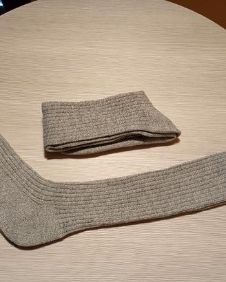 Calze lunghe grigie in materiale tecnico sintetico