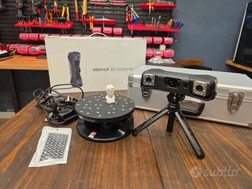 Scanner 3D Revopoint MetroX – Pari al nuovo