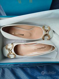 scarpe donna e ragazzo 