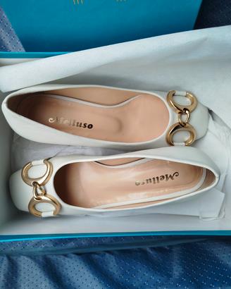 scarpe donna e ragazzo 