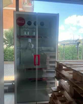 Frigorifero con porta in vetro Frigoglass