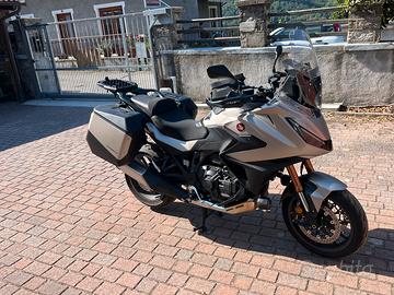 Honda Nt1100 DCT sospensioni elettroniche travel