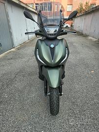beverly 300 S