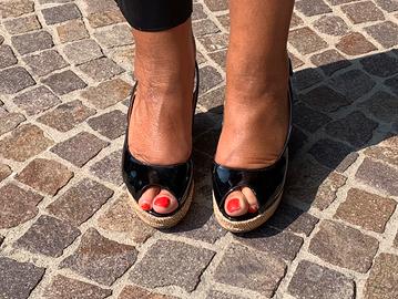 Sandalo vernice nera