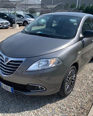LANCIA Ypsilon 1.2 69 CV 5 porte Platinum