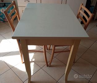 Tavolo allungabile in legno 100/135×70.