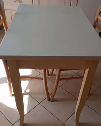 Tavolo allungabile in legno 100/135×70.