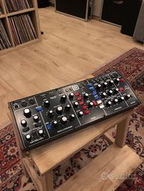 Behringer model d