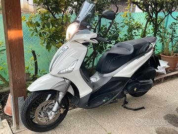 Beverly 350 Tourer 2016 bianco