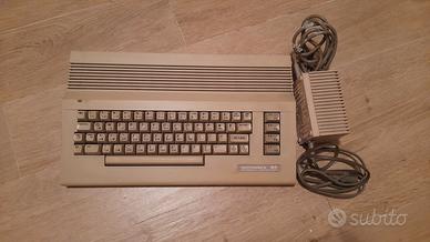 COMMODORE 64