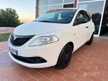 Lancia Ypsilon HYBRID soli 39000 km da 90 euro al 