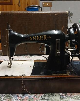 Macchina da cucire storica