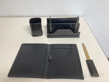 SET DA SCRIVANIA IN PELLE NERA