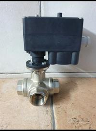 Valvola motorizzata a 3 vie