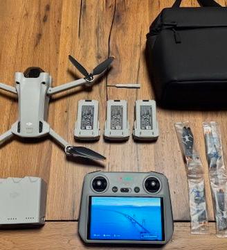 DJI Mini 3 Pro + Fly More Combo