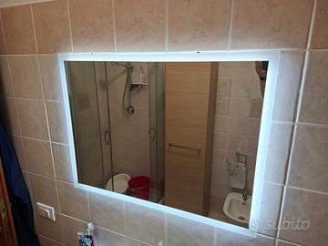 Specchio bagno rettangolare retroilluminato