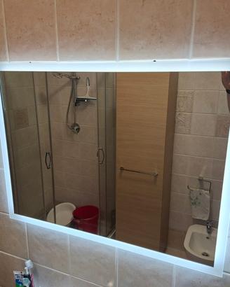 Specchio bagno rettangolare retroilluminato