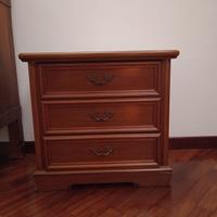 Coppia di comodini classici in legno – 3 cassetti 