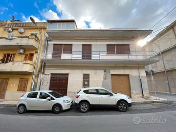 Palazzo indipendente su tre vie