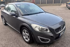VOLVO C30 2.0 D Momentum senza nessun lavoro da