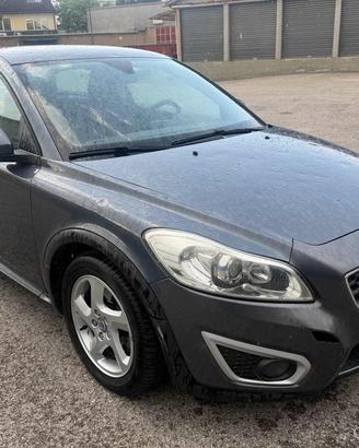 VOLVO C30 2.0 D Momentum senza nessun lavoro da
